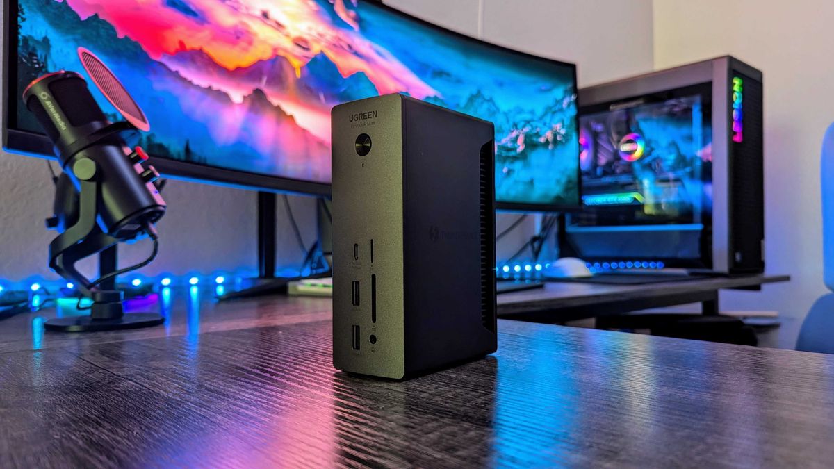 Top những docks và hub Thunderbolt tốt nhất năm 2025: Dành cho người sáng tạo và dân văn phòng 22 UGREEN Revodok Max 213