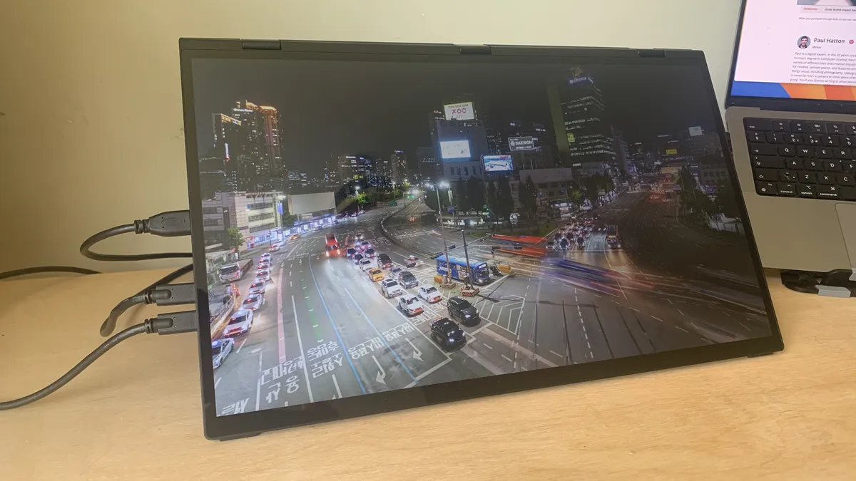 Đánh giá Uperfect Delta Max Touch - Màn hình di động cảm ứng 4K hoàn hảo cho mọi nhu cầu! 16 Uperfect Delta Max Touch 2