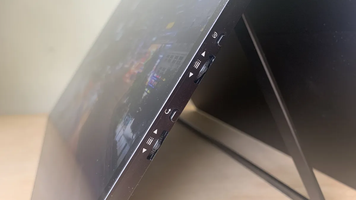 Đánh giá Uperfect Delta Max Touch - Màn hình di động cảm ứng 4K hoàn hảo cho mọi nhu cầu! 17 Uperfect Delta Max Touch 3