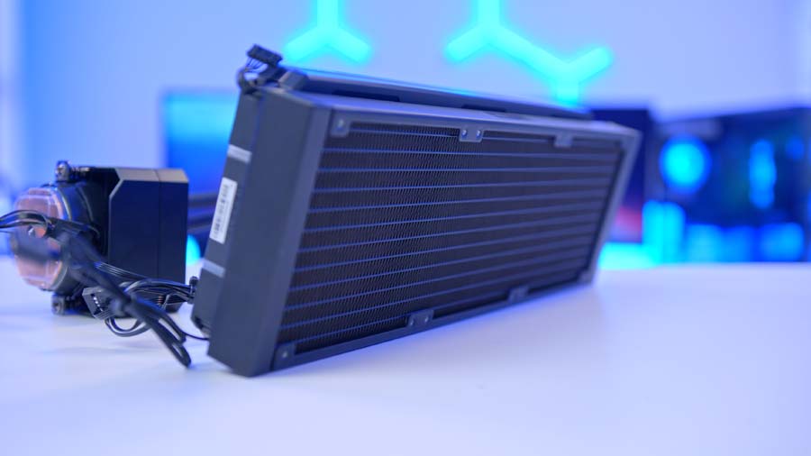 Đánh giá bộ làm mát CPU LCD Valkyrie V360: Tản nhiệt chất lỏng với màn hình LCD đỉnh cao 13 Valkyrie V360 LCD 2