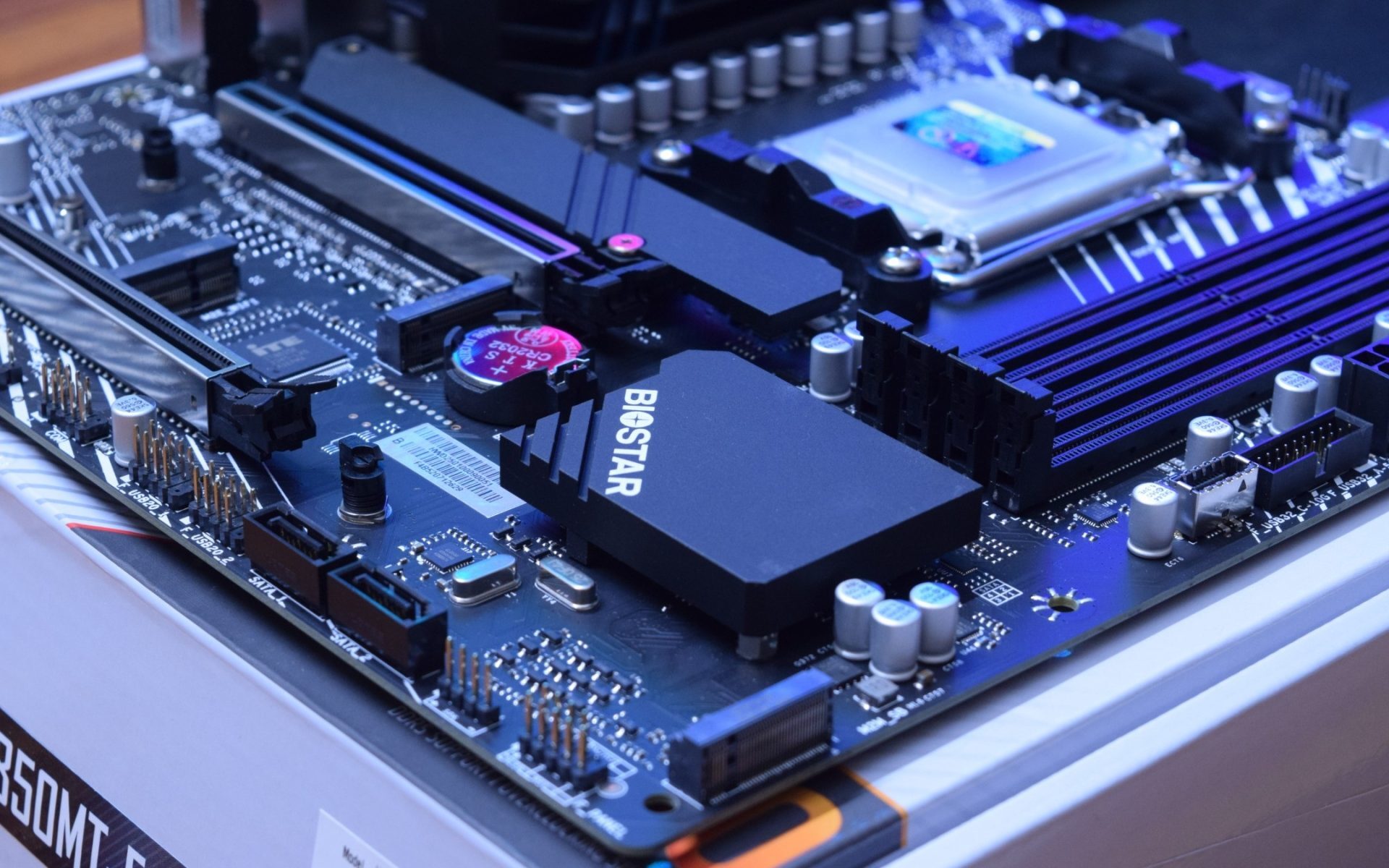 Đánh giá bo mạch chủ Biostar B850MT-E PRO: Có đủ sức gánh vác dàn PC của bạn? 113 bo mach chu Biostar B850MT E PRO 1 e1751266036504