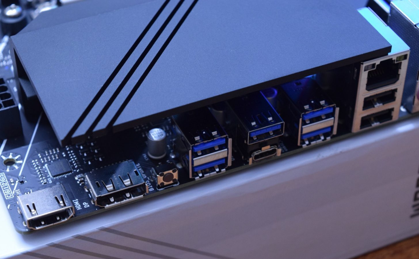 Đánh giá bo mạch chủ Biostar B850MT-E PRO: Có đủ sức gánh vác dàn PC của bạn? 83 bo mach chu Biostar B850MT E PRO 4 e1751264628906