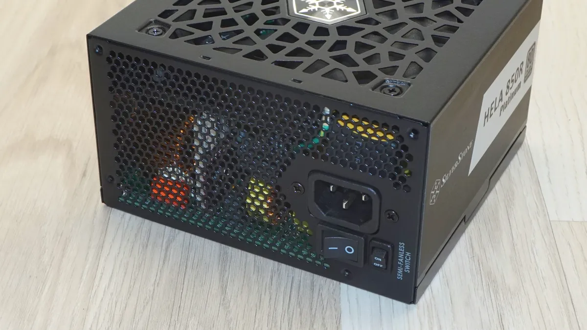 Đánh giá bộ nguồn SilverStone Hela 850R Platinum - Liệu có phải là lựa chọn tốt nhất cho PC của bạn? 35 bo nguon SilverStone Hela 850R Platinum 10