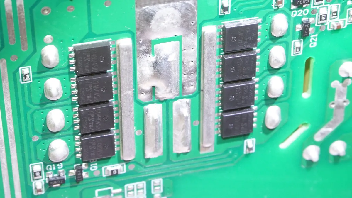 Đánh giá bộ nguồn SilverStone Hela 850R Platinum - Liệu có phải là lựa chọn tốt nhất cho PC của bạn? 41 bo nguon SilverStone Hela 850R Platinum 4