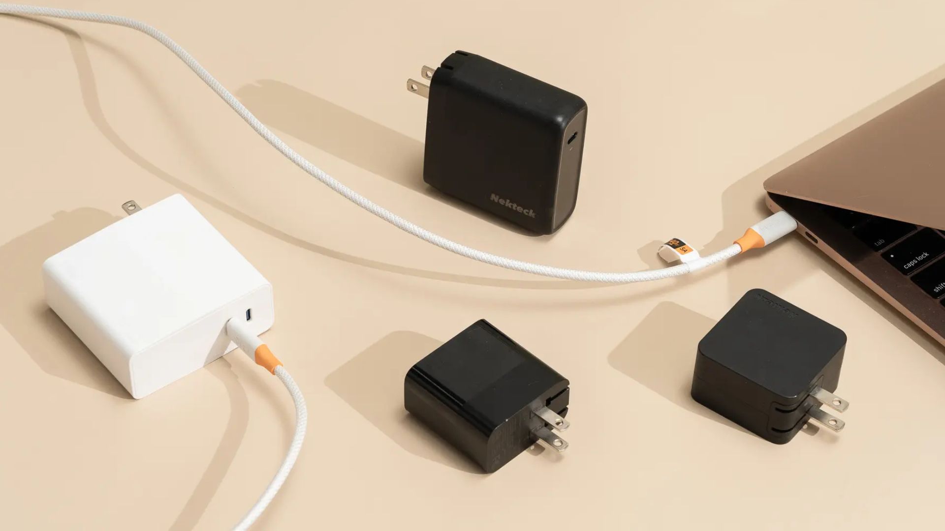Top những bộ sạc USB-C tốt nhất cho laptop và tablet - Sạc nhanh, bền bỉ và đa năng 1 nhung bo sac USB C tot nhat cho laptop va tablet 2