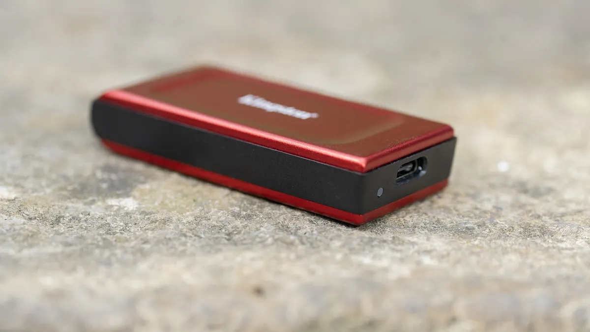 Đánh giá ổ cứng SSD Kingston XS1000R: Nhỏ gọn và tốc độ cao - Liệu có vượt xa kỳ vọng? 11 o cung SSD Kingston XS1000R 3