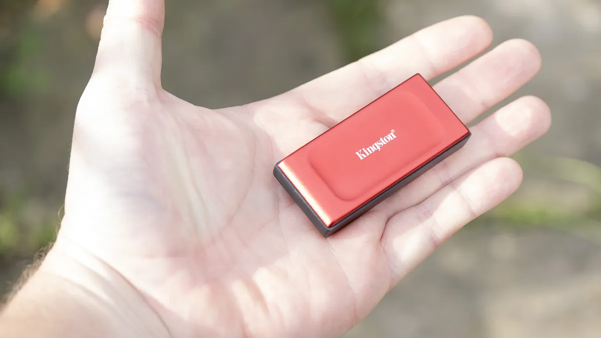 Đánh giá ổ cứng SSD Kingston XS1000R: Nhỏ gọn và tốc độ cao - Liệu có vượt xa kỳ vọng? 10 o cung SSD Kingston XS1000R 4