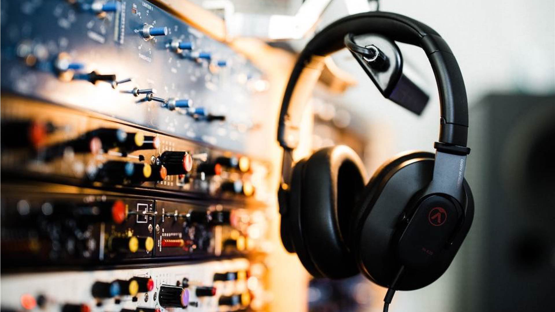 Đánh giá Austrian Audio Hi-X20: Tai nghe Monitor cao cấp, âm thanh chuẩn Studio 1 01 01 27