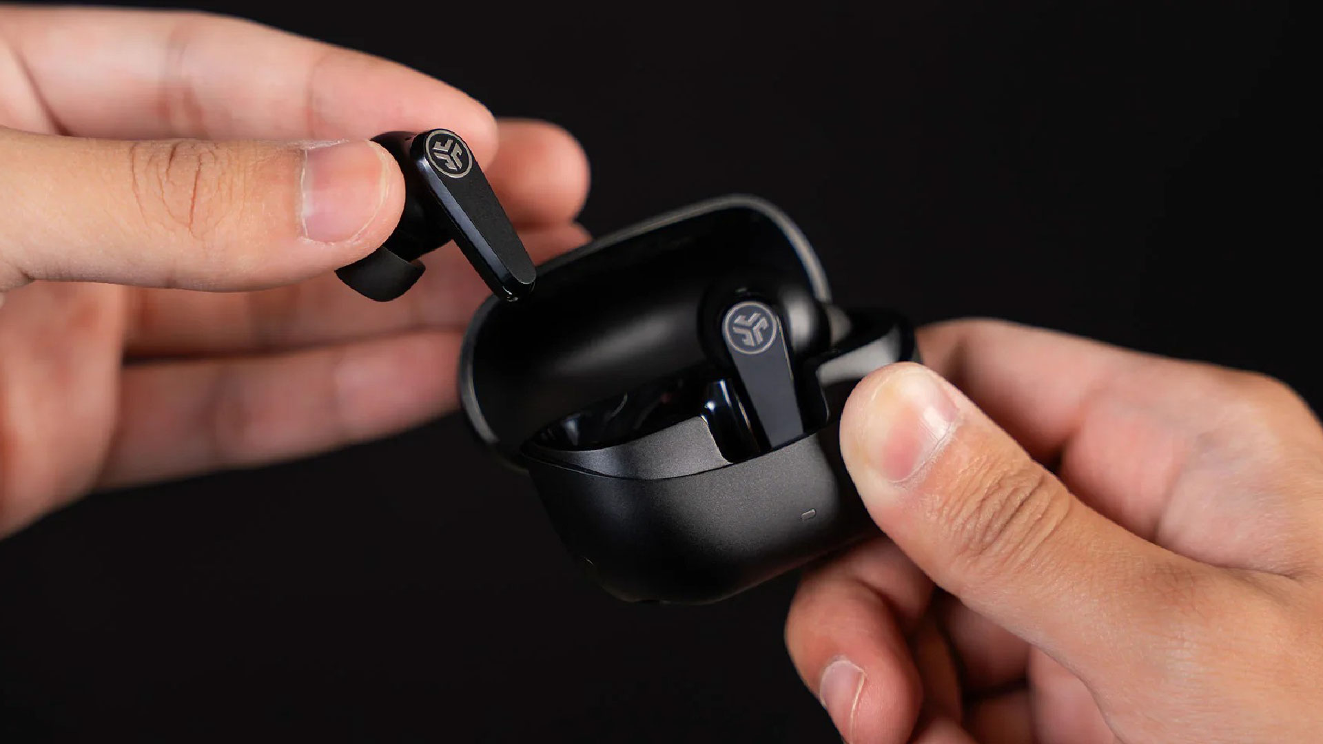 Đánh giá JLab Go Pods ANC: Tai nghe giá phải chăng với khả năng khử ồn và âm thanh cao cấp 1 01 01 42