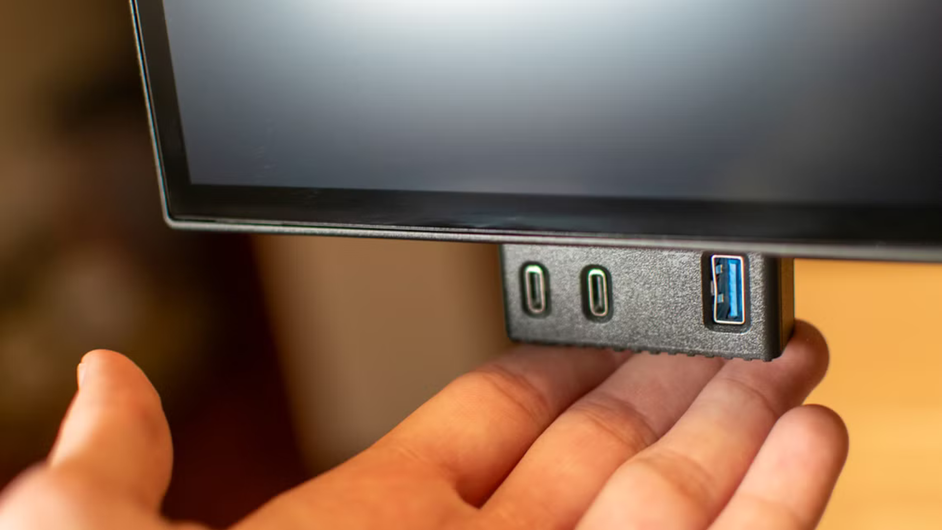7 Cách sử dụng cổng USB trên màn hình để tối ưu bàn làm việc 1 7 Cach su dung cong USB tren man hinh de toi uu ban lam viec 1