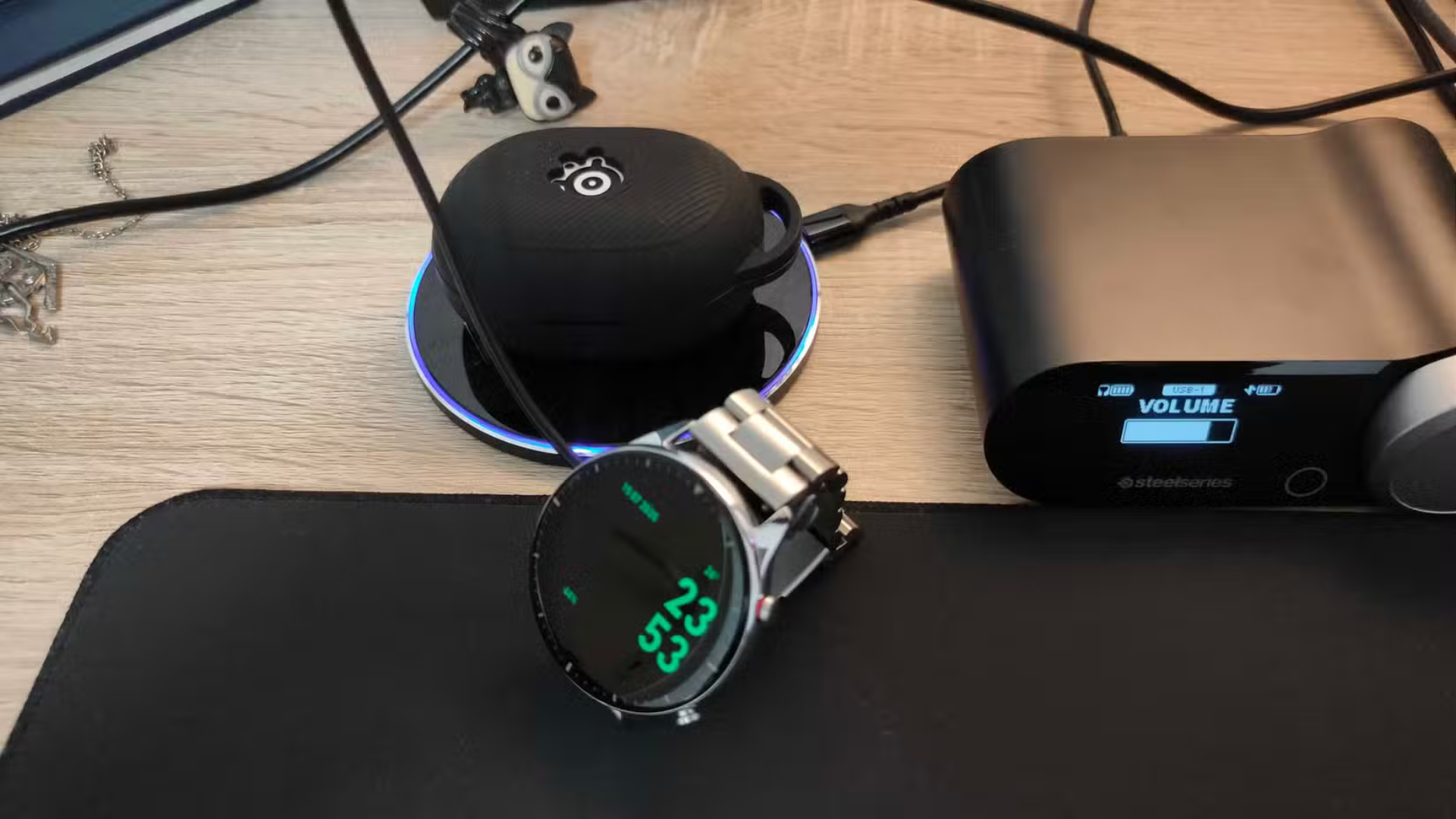 7 Cách sử dụng cổng USB trên màn hình để tối ưu bàn làm việc 10 7 Cach su dung cong USB tren man hinh de toi uu ban lam viec 4