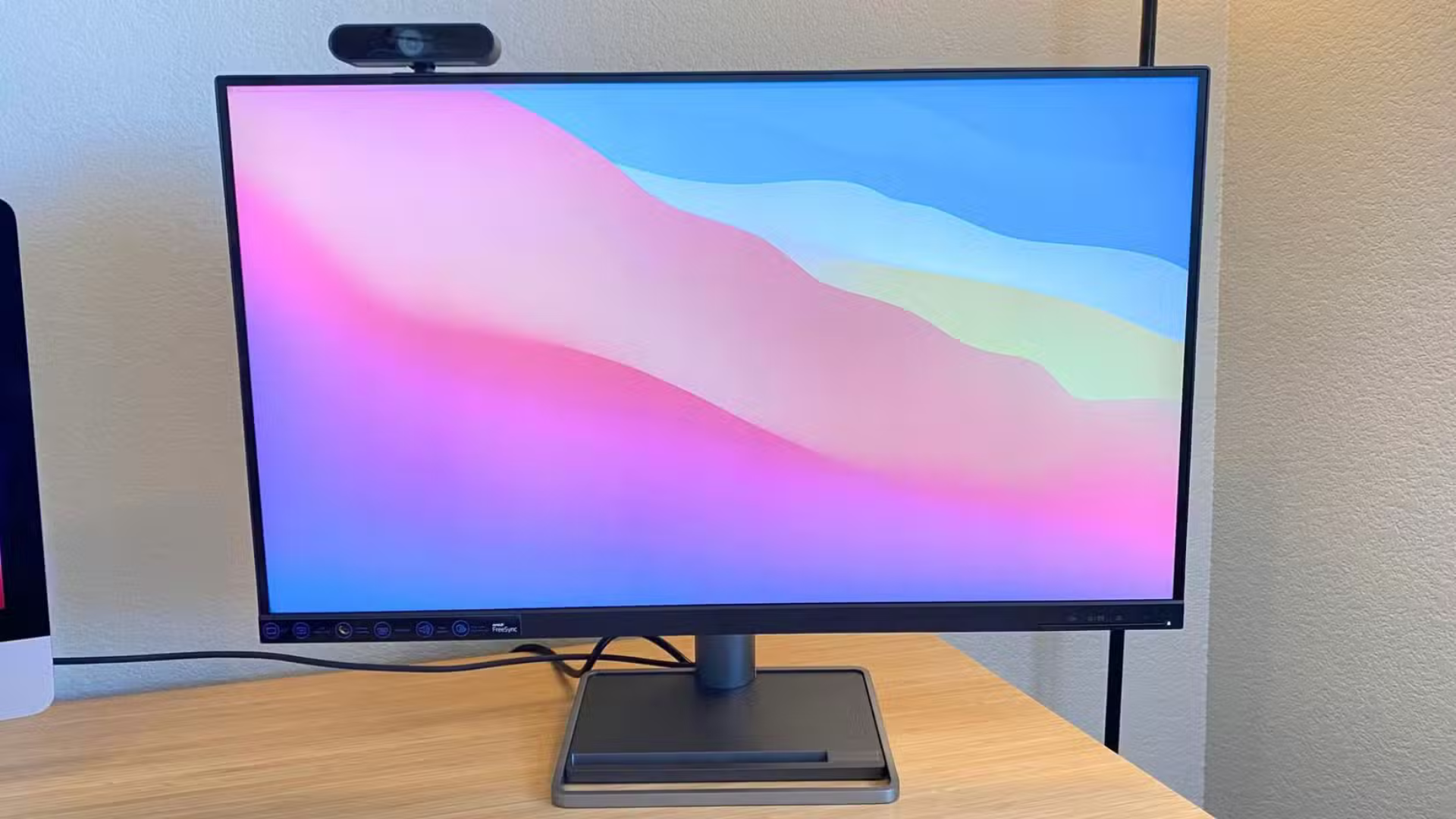 7 Cách sử dụng cổng USB trên màn hình để tối ưu bàn làm việc 12 7 Cach su dung cong USB tren man hinh de toi uu ban lam viec 5