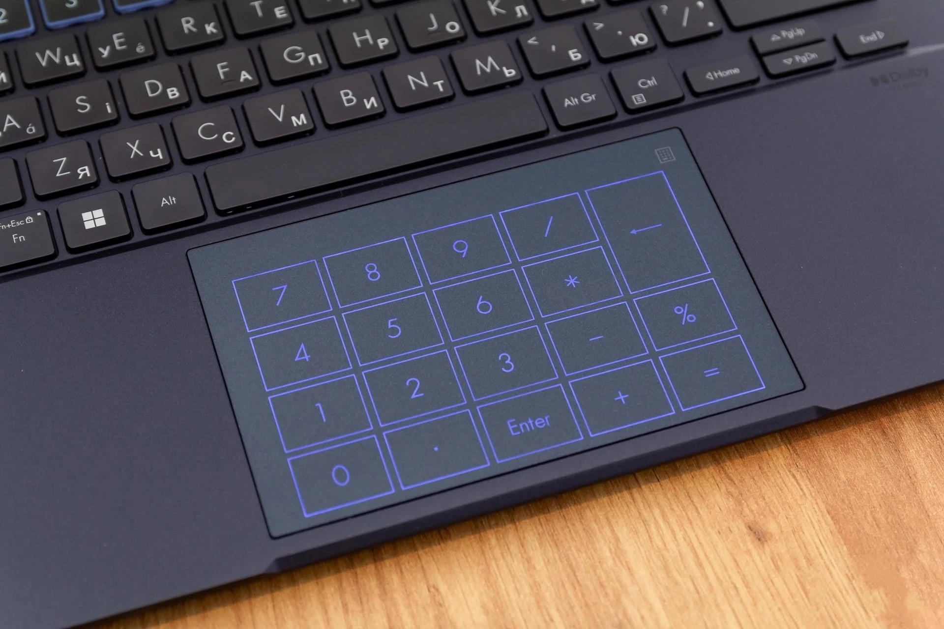 Đánh giá ASUS ExpertBook B9 OLED (B9403CVAR): Màn hình OLED đỉnh cao nâng tầm trải nghiệm làm việc. 67 ASUS ExpertBook B9 OLED B9403CVAR 19