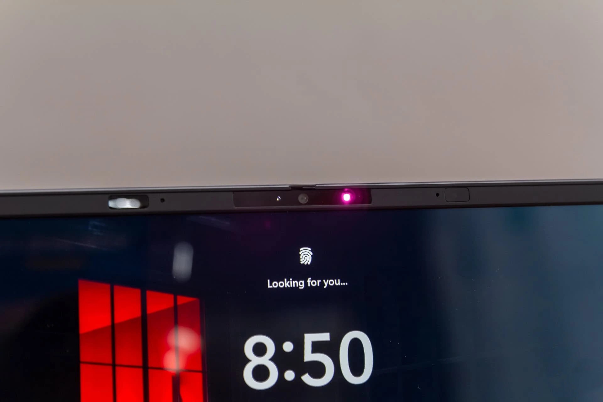 Đánh giá ASUS ExpertBook B9 OLED (B9403CVAR): Màn hình OLED đỉnh cao nâng tầm trải nghiệm làm việc. 61 ASUS ExpertBook B9 OLED B9403CVAR 25