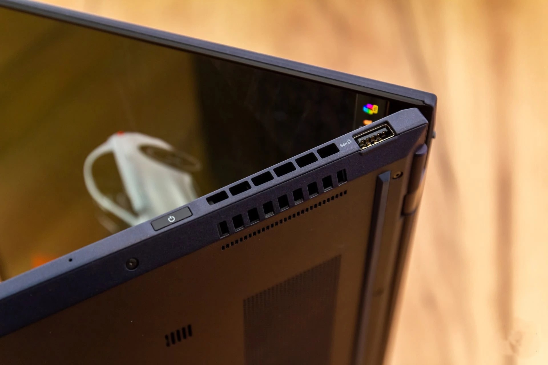 Đánh giá ASUS ExpertBook B9 OLED (B9403CVAR): Màn hình OLED đỉnh cao nâng tầm trải nghiệm làm việc. 83 ASUS ExpertBook B9 OLED B9403CVAR 3