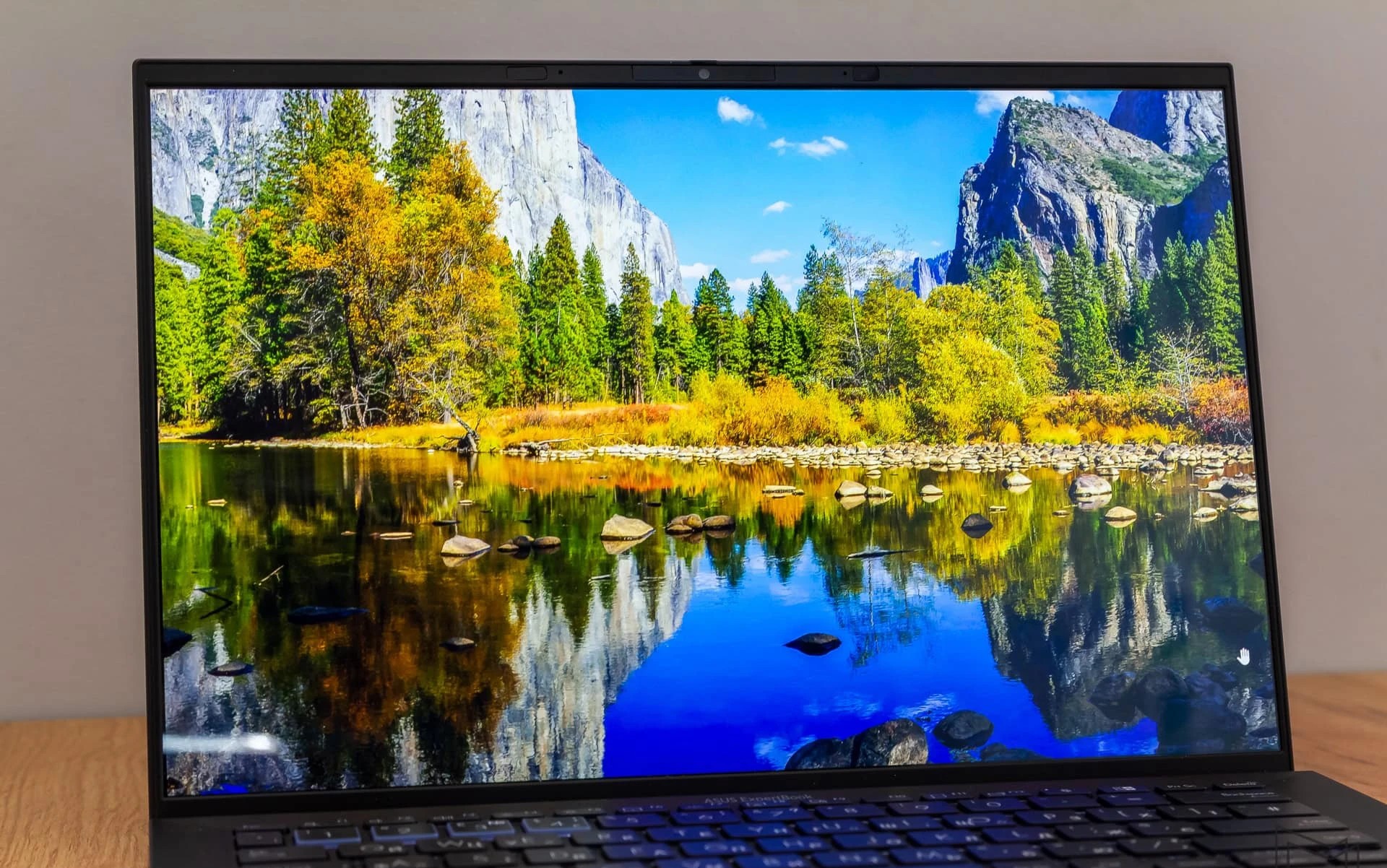 Đánh giá ASUS ExpertBook B9 OLED (B9403CVAR): Màn hình OLED đỉnh cao nâng tầm trải nghiệm làm việc. 54 ASUS ExpertBook B9 OLED B9403CVAR 32