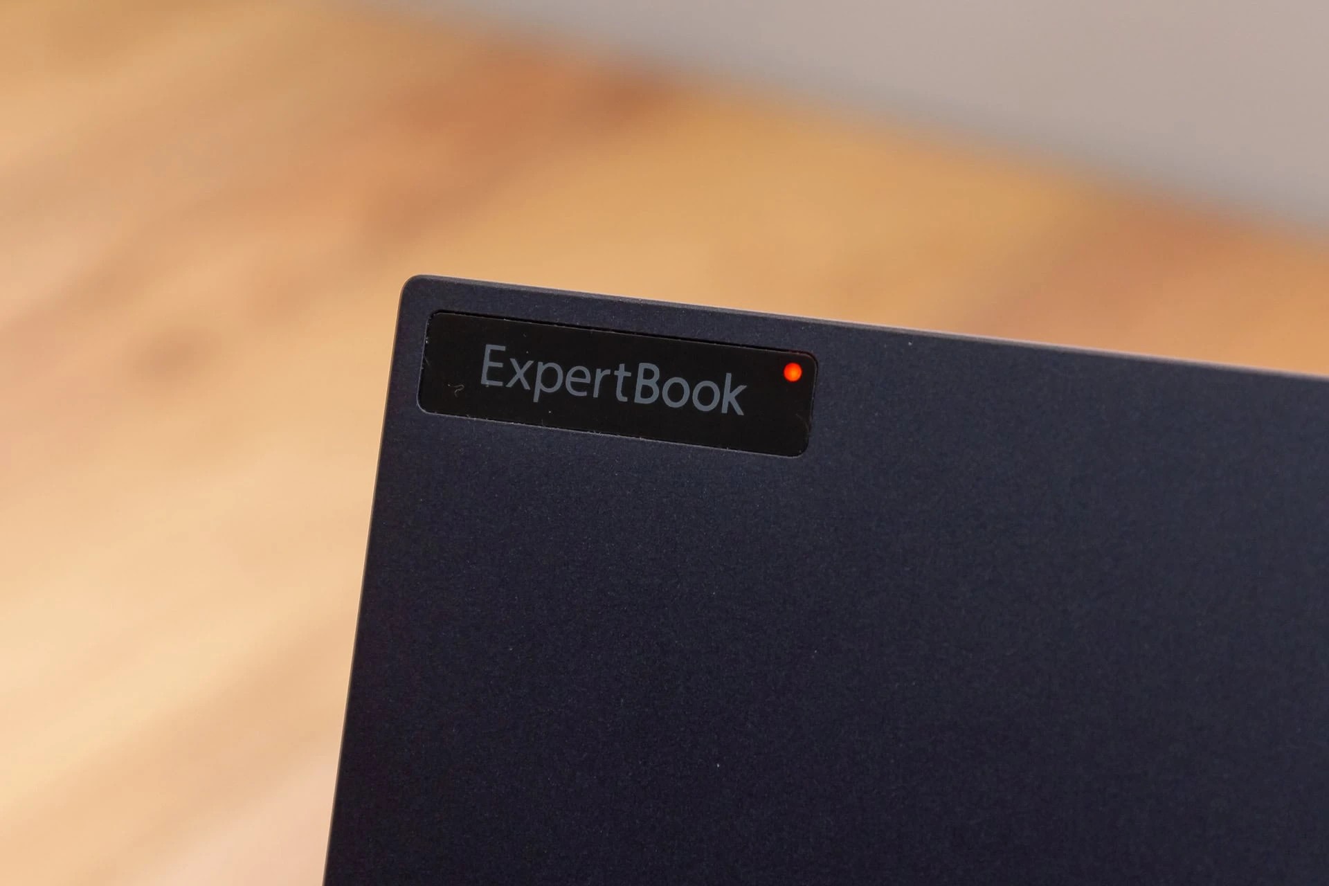 Đánh giá ASUS ExpertBook B9 OLED (B9403CVAR): Màn hình OLED đỉnh cao nâng tầm trải nghiệm làm việc. 50 ASUS ExpertBook B9 OLED B9403CVAR 36