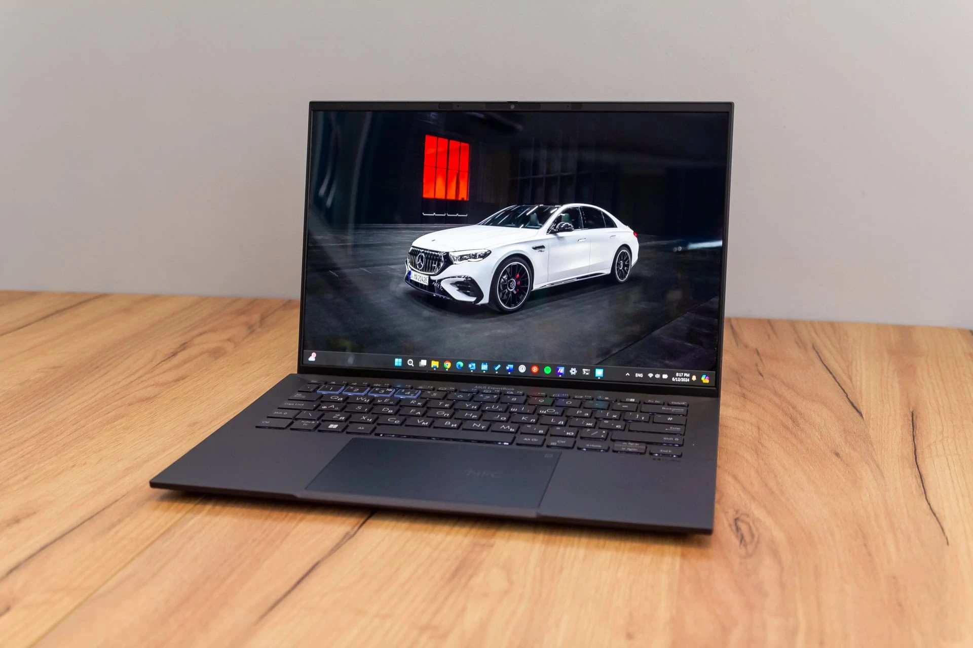 Đánh giá ASUS ExpertBook B9 OLED (B9403CVAR): Màn hình OLED đỉnh cao nâng tầm trải nghiệm làm việc. 46 ASUS ExpertBook B9 OLED B9403CVAR 40