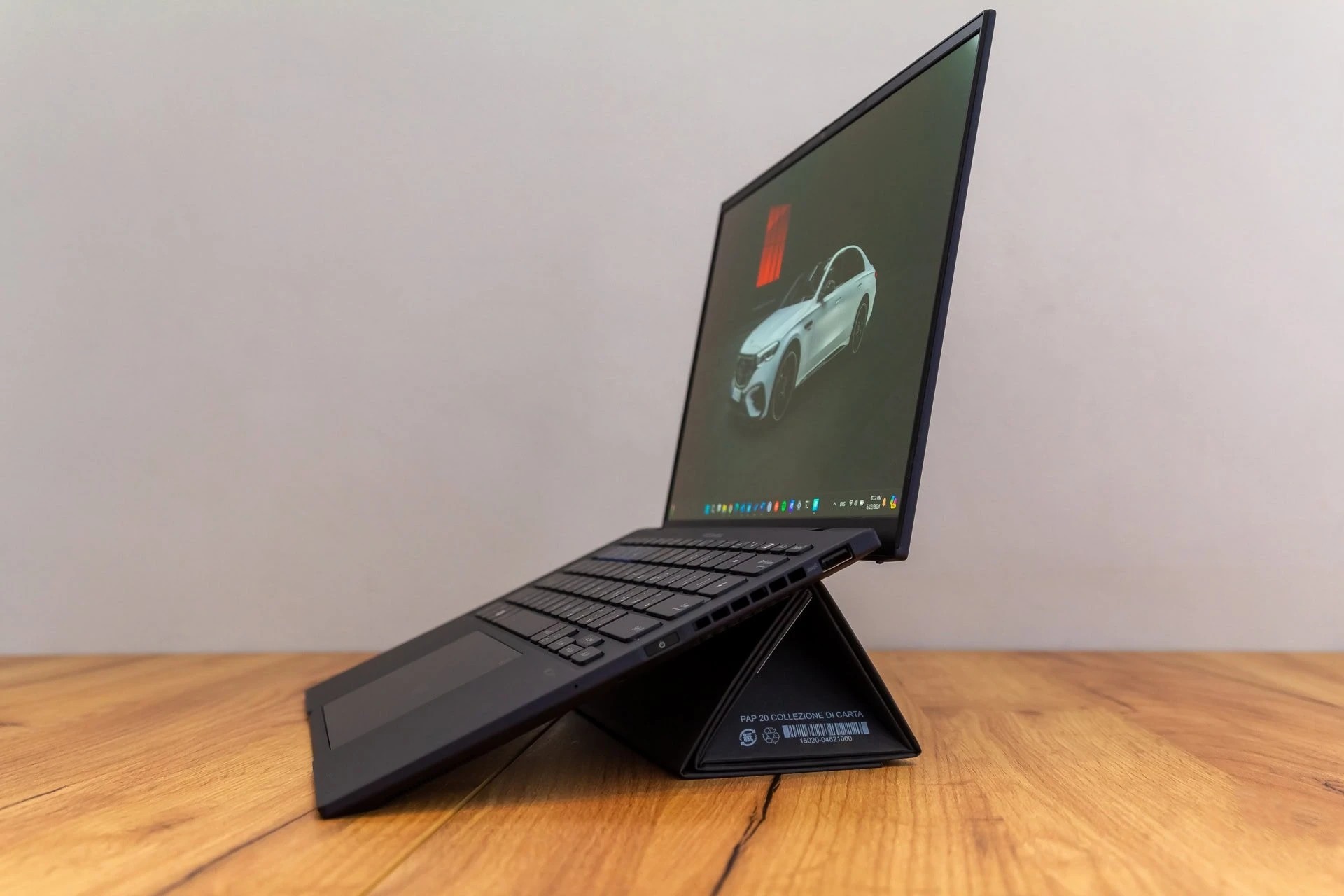 Đánh giá ASUS ExpertBook B9 OLED (B9403CVAR): Màn hình OLED đỉnh cao nâng tầm trải nghiệm làm việc. 45 ASUS ExpertBook B9 OLED B9403CVAR 41