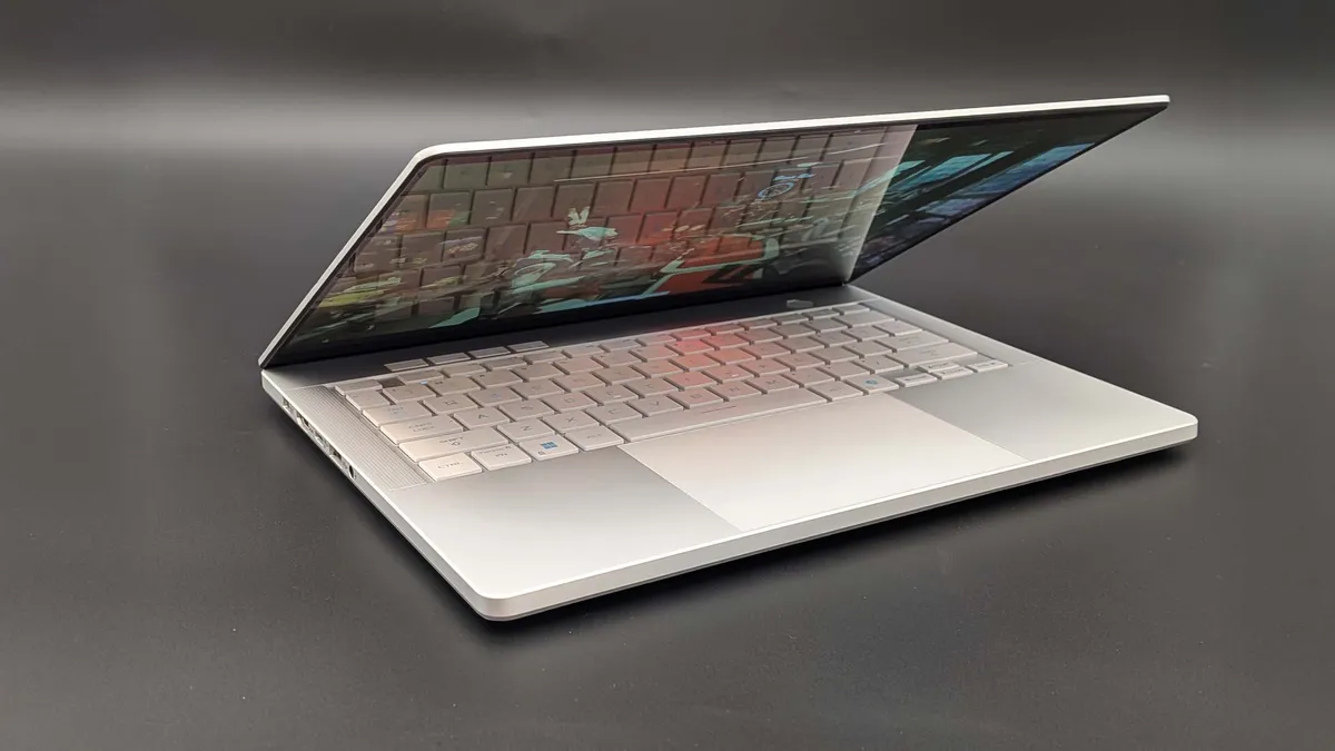 Đánh giá ASUS ROG Zephyrus G14 (2025): Liệu có phải là laptop gaming 14 inch đáng cân nhắc nhất? 35 ASUS ROG Zephyrus G14 2029