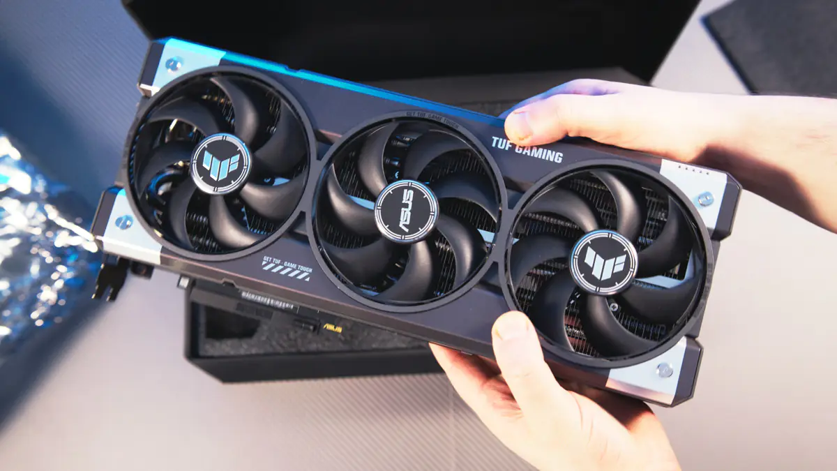 Đánh giá ASUS TUF RTX 5080 16GB - Liệu có phải là card đồ họa tốt nhất cho game thủ 2025? 27 ASUS TUF RTX 5080 16GB 1