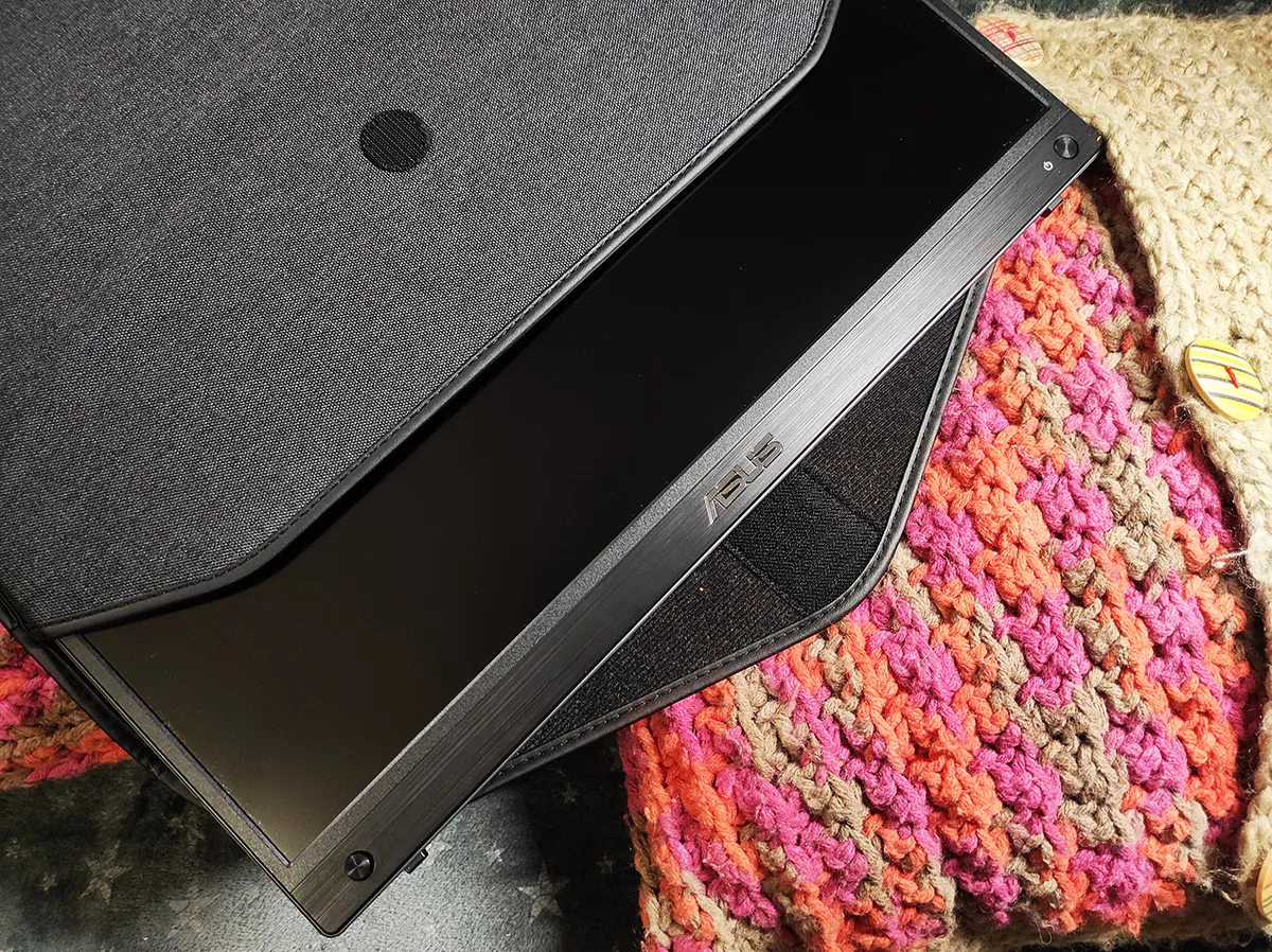 ASUS ZenScreen MB16AHG 1