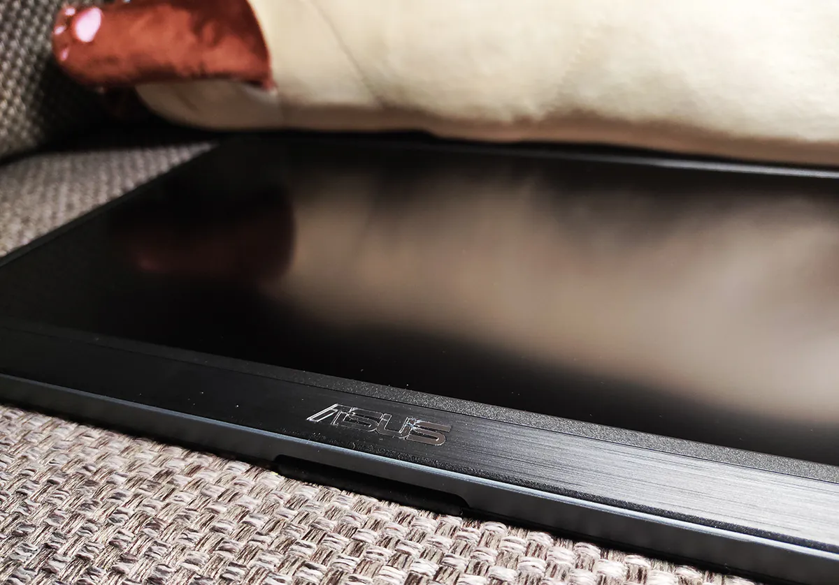 ASUS ZenScreen MB16AHG 18