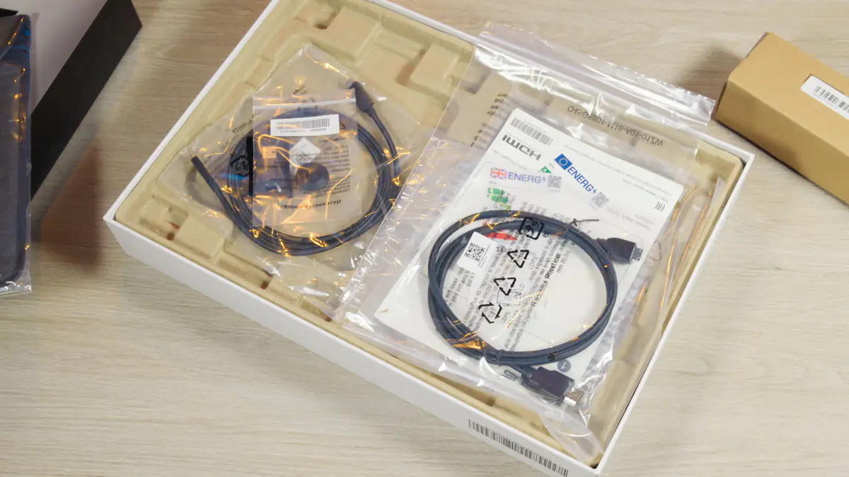 ASUS ZenScreen Touch MB16AHT 3