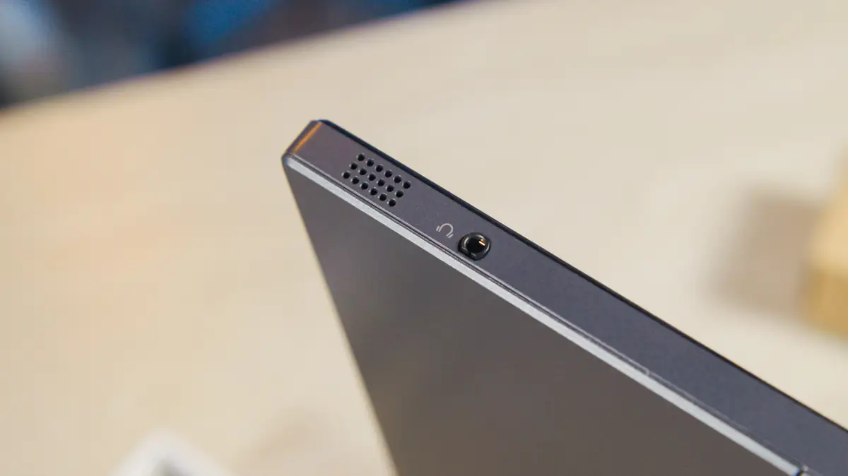 ASUS ZenScreen Touch MB16AHT 8