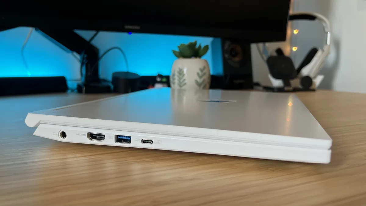 Đánh giá Acer Nitro V 14: Laptop Gaming nhỏ gọn với hiệu năng bất ngờ 16 Acer Nitro V 14 4