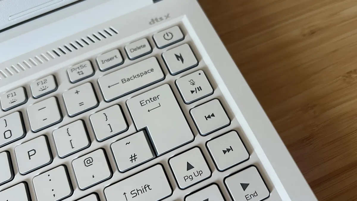 Đánh giá Acer Nitro V 14: Laptop Gaming nhỏ gọn với hiệu năng bất ngờ 19 Acer Nitro V 14 7