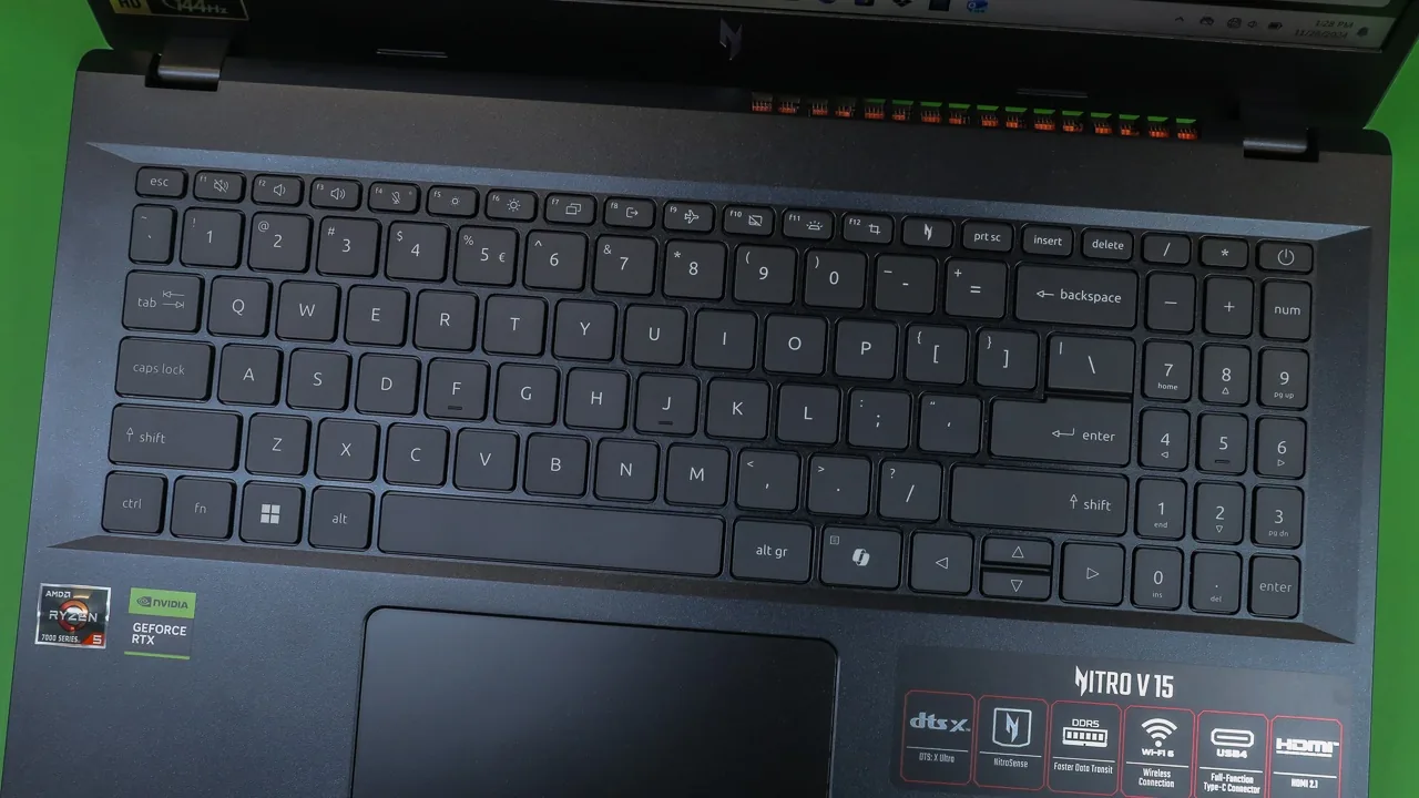 Đánh giá Acer Nitro V 15 (ANV15-41-R2Y3): Chiếc laptop gaming cân bằng hoàn hảo cho sinh viên và game thủ mới 31 Acer Nitro V 15 ANV15 41 R2Y3 4