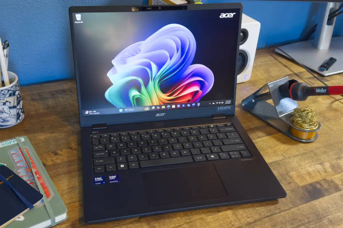 Đánh giá Acer TravelMate P6 14 AI: Một chiếc laptop doanh nhân dành cho mọi người 14 Acer TravelMate P6 14 AI 3