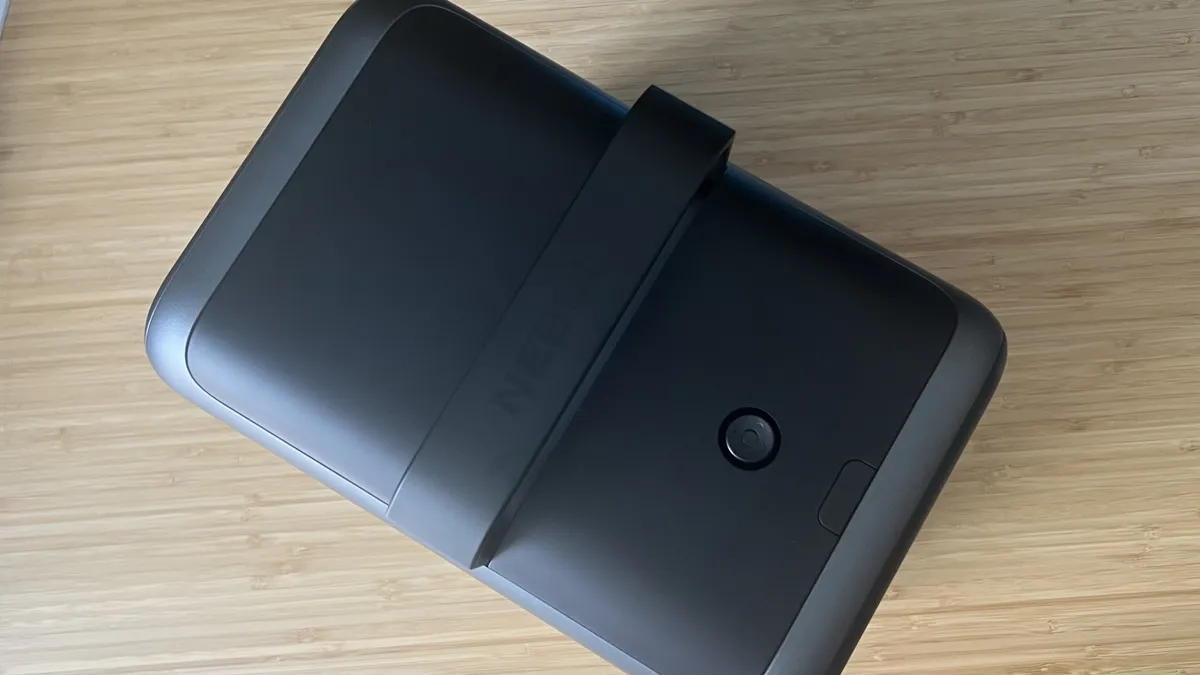 Đánh giá Anker Nebula X1: Máy chiếu di động 4K siêu sáng, âm thanh JBL, pin lâu 11 Anker Nebula X1 2