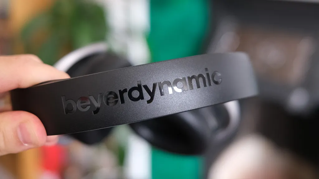 Đánh giá tai nghe Beyerdynamic Aventho 300: Thời lượng pin vượt trội cùng chất lượng âm thanh cao cấp 18 Beyerdynamic Aventho 300 7