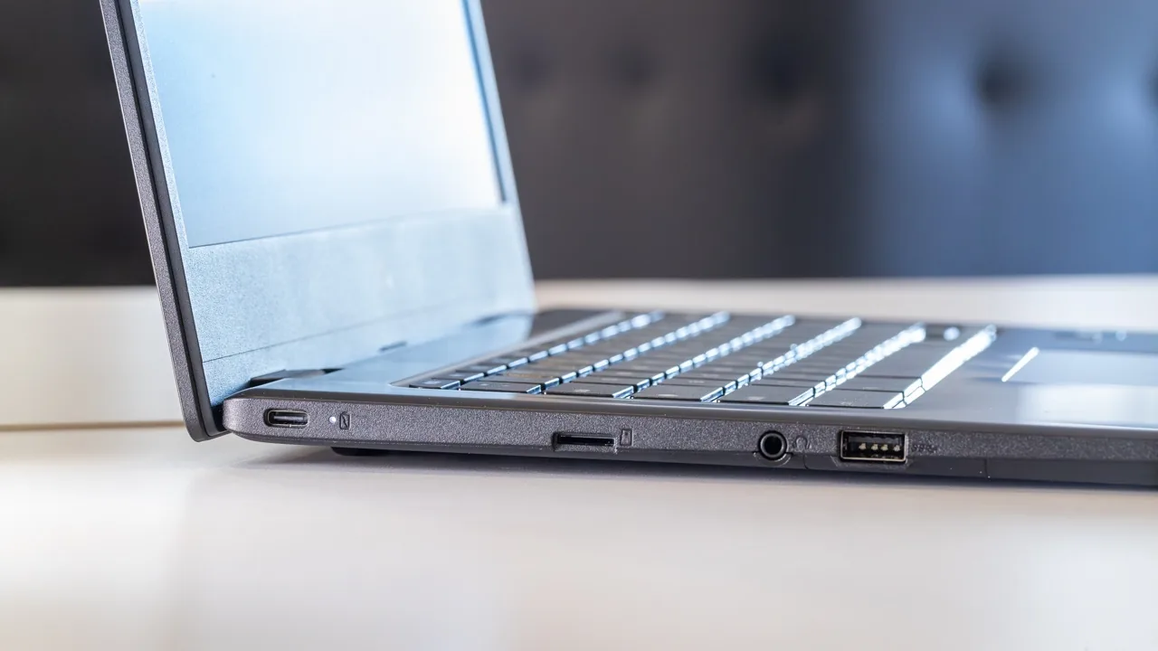 Đánh giá laptop CTL Chromebook PX141EXT: Bền bỉ, pin trâu, đáng giá cho khối doanh nghiệp 14 CTL Chromebook PX141EXT 2
