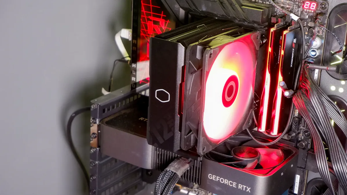 Đánh giá tản nhiệt Cooler Master Hyper 212 Pro: Huyền thoại có còn sức hút vào năm 2025? 18 Cooler Master Hyper 212 Pro 2
