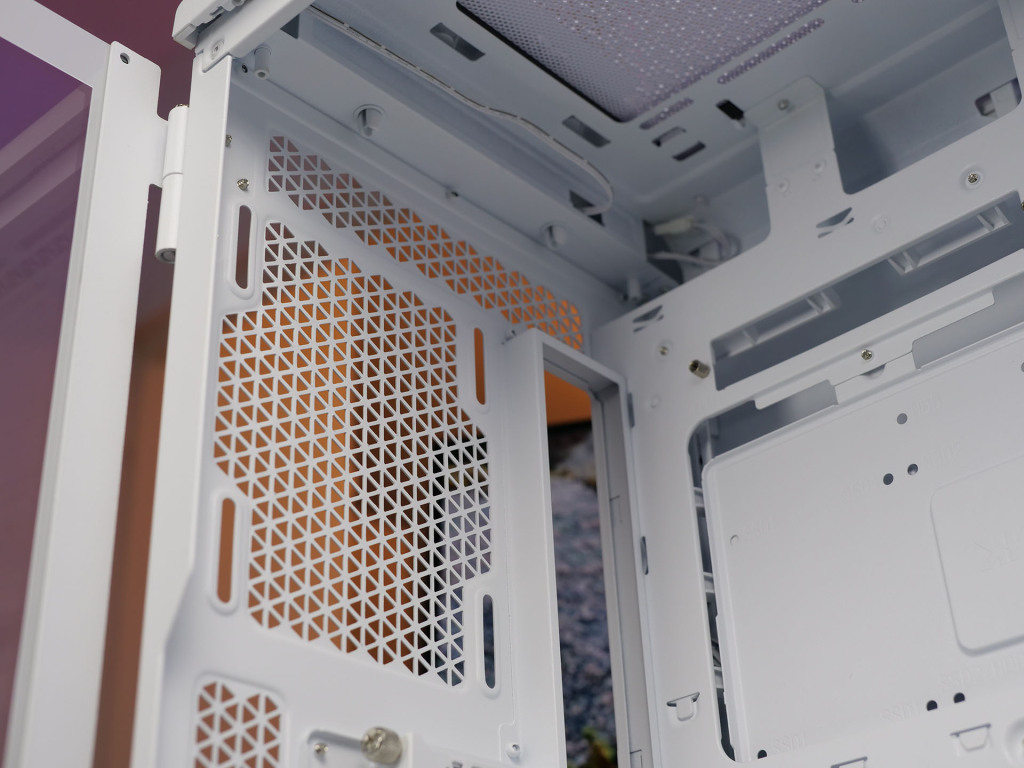 Đánh giá Corsair iCUE LINK 5000T LX RGB 2025 - Hiện đại hơn, đơn giản hơn và giá cả phải chăng hơn 79 Corsair iCUE LINK 5000T LX RGB 1