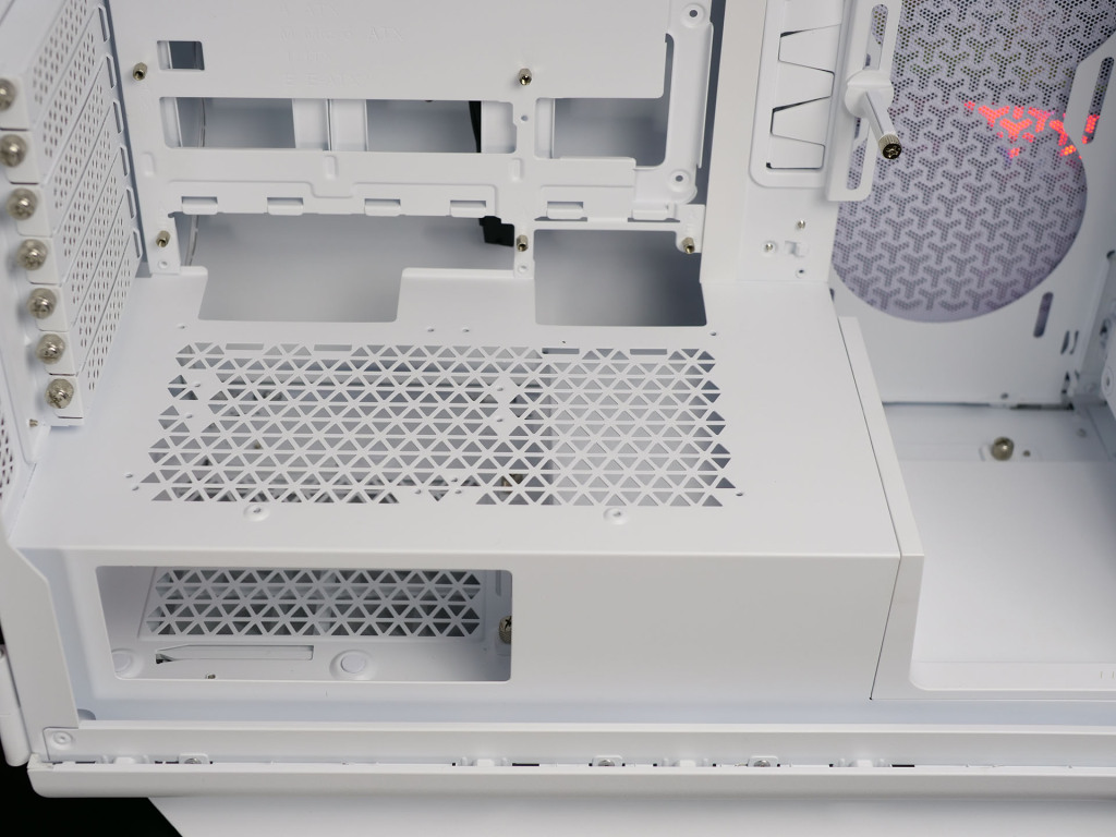 Đánh giá Corsair iCUE LINK 5000T LX RGB 2025 - Hiện đại hơn, đơn giản hơn và giá cả phải chăng hơn 71 Corsair iCUE LINK 5000T LX RGB 8