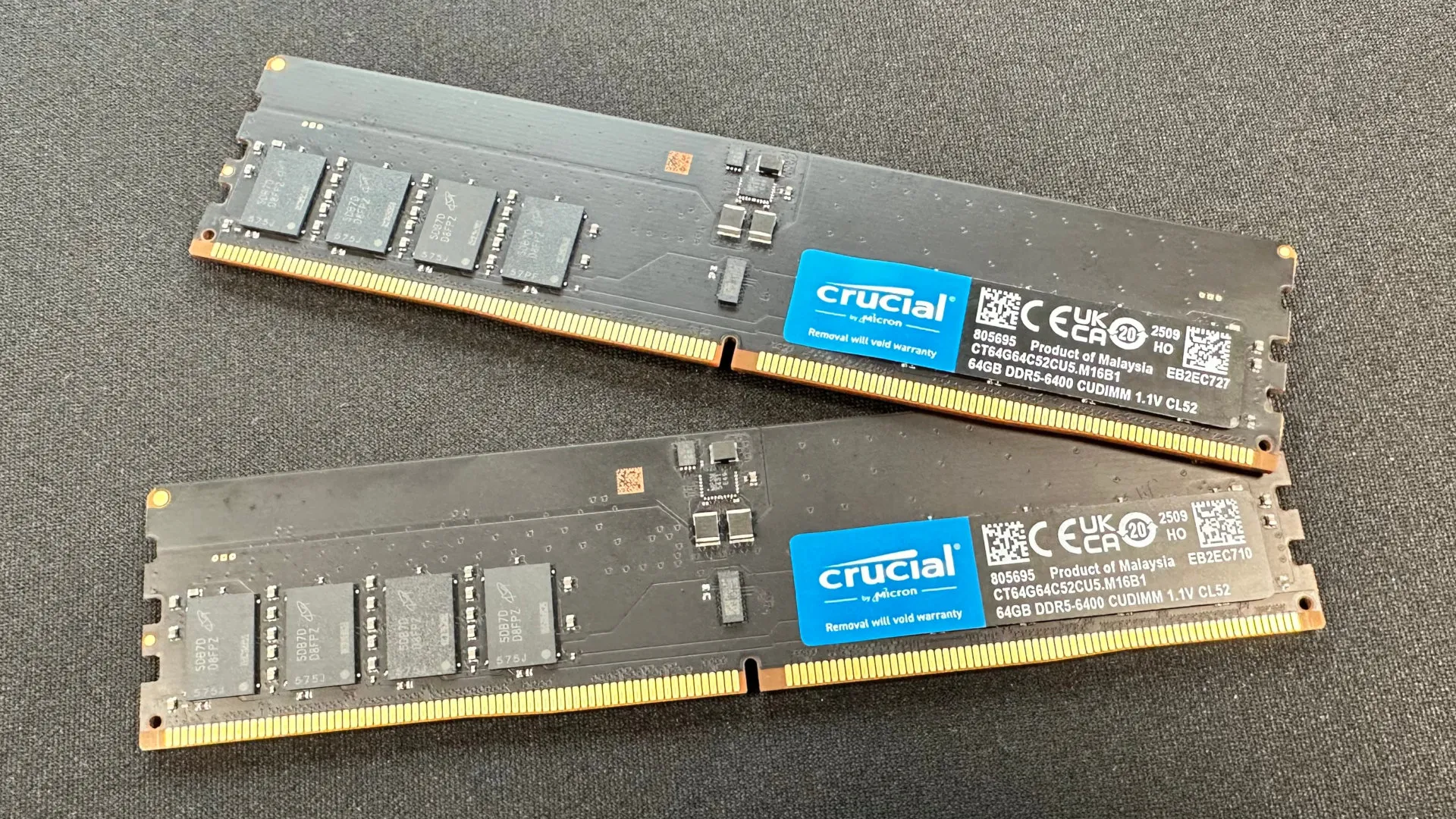 Đánh giá Crucial DDR5-6400 CUDIMM 128GB: Hiệu năng ổn định, dung lượng vượt trội cho năm 2025 1 Crucial DDR5 6400 CUDIMM 128GB 4