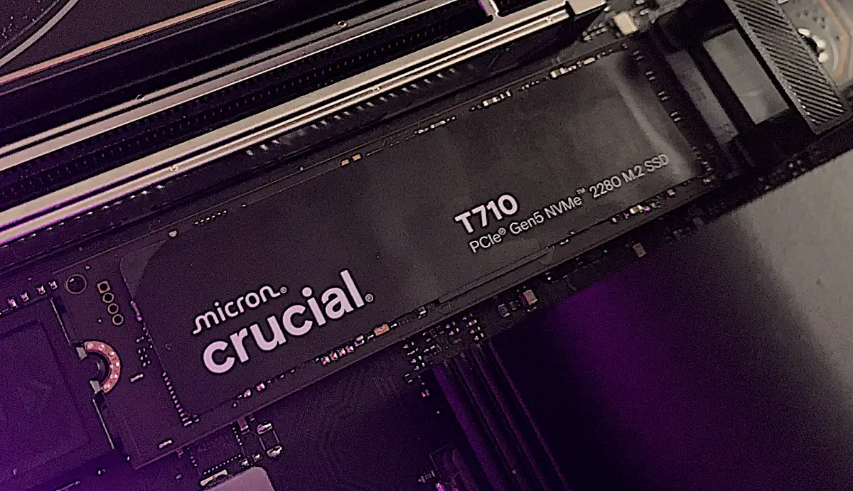 Crucial T710 2