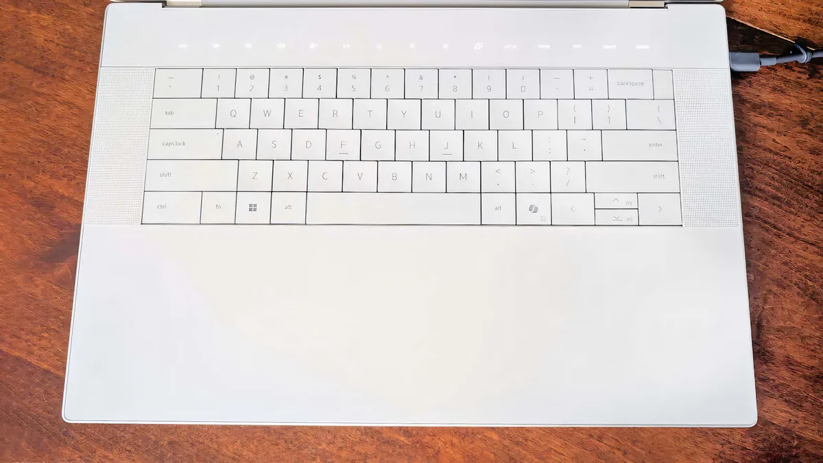 Đánh giá Laptop Dell 16 Premium: Thiết kế tinh tế kết hợp hiệu năng linh hoạt vượt trội 36 Dell 16 Premium 15