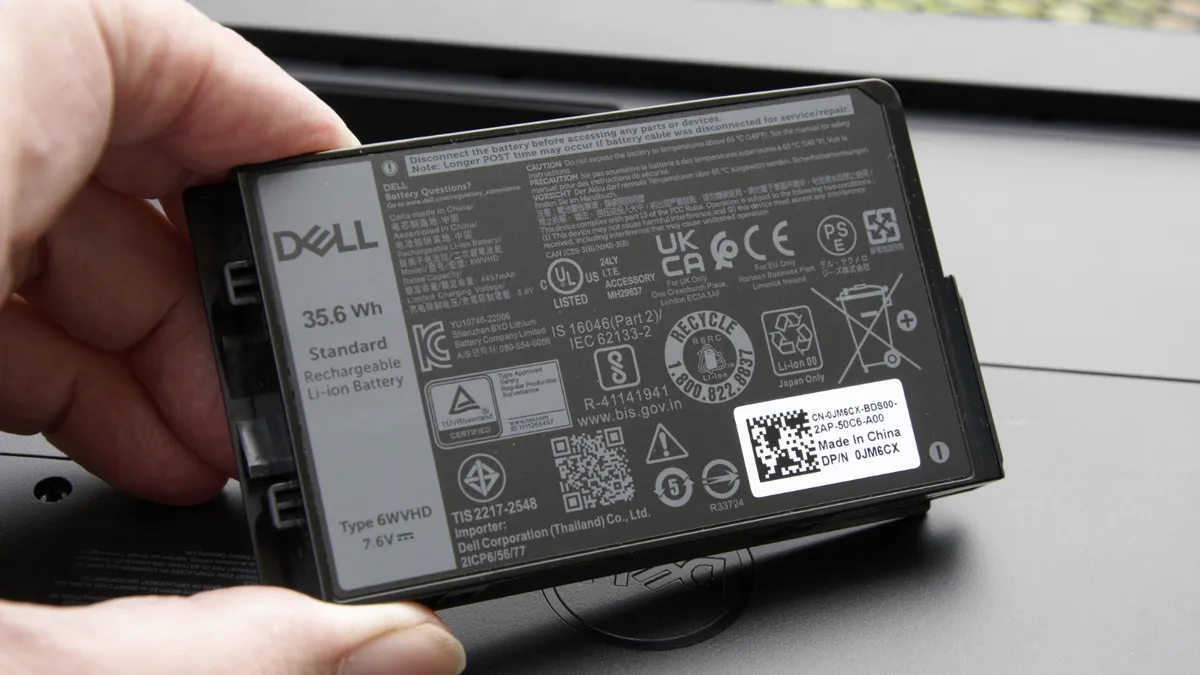 Đánh giá laptop Dell Latitude 7230 Rugged Extreme: Máy tính bền bỉ cho môi trường khắc nghiệt 18 Dell Latitude 7230 Rugged Extreme 2