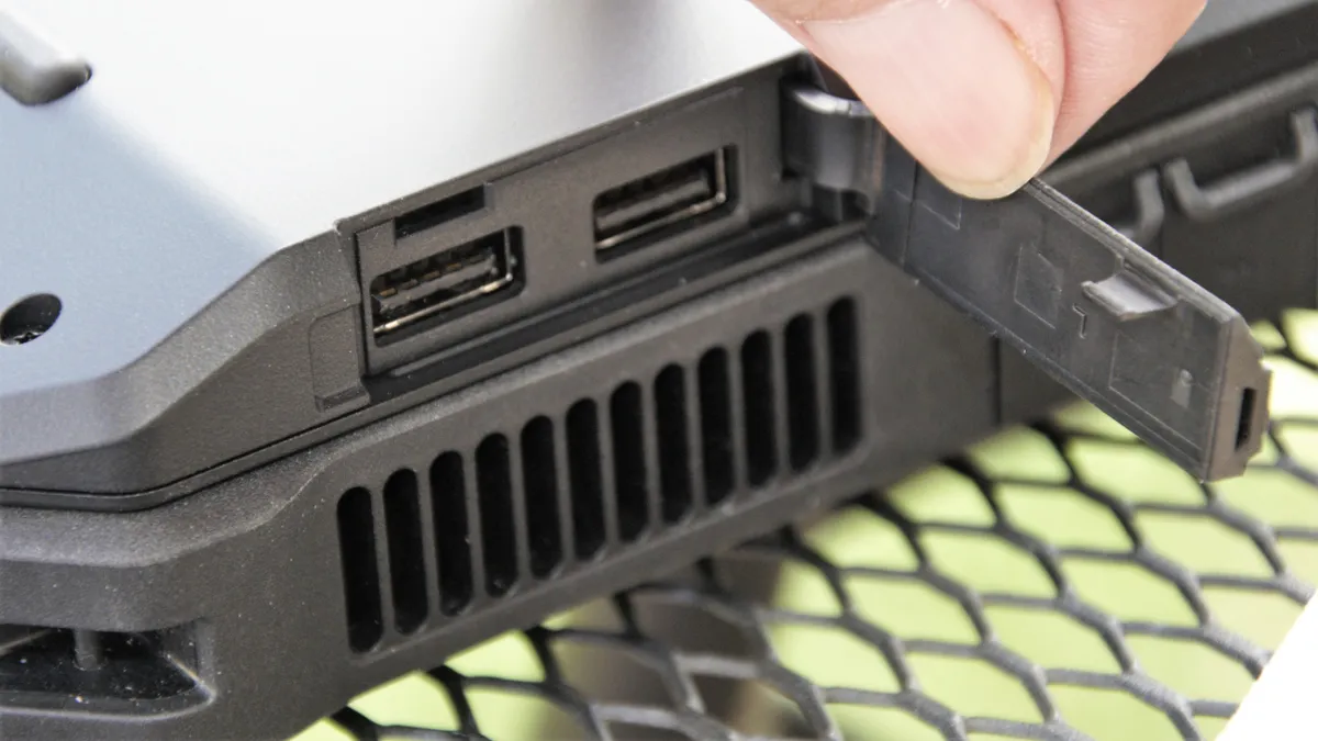 Đánh giá laptop Dell Latitude 7230 Rugged Extreme: Máy tính bền bỉ cho môi trường khắc nghiệt 15 Dell Latitude 7230 Rugged Extreme 5