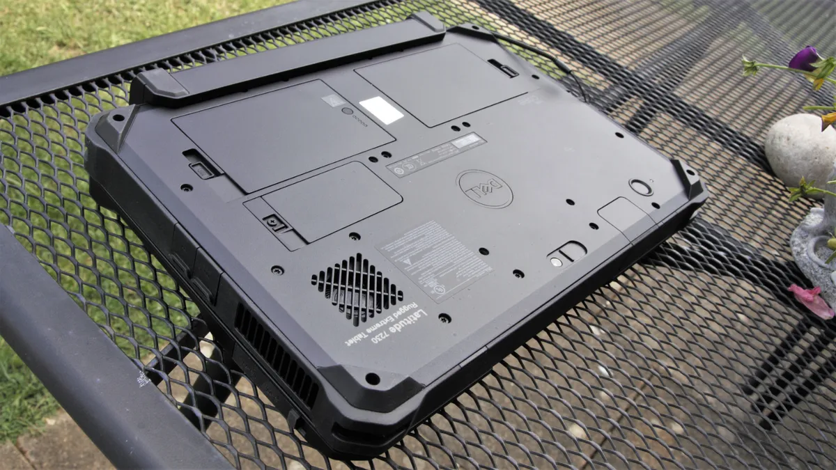 Đánh giá laptop Dell Latitude 7230 Rugged Extreme: Máy tính bền bỉ cho môi trường khắc nghiệt 14 Dell Latitude 7230 Rugged Extreme 6