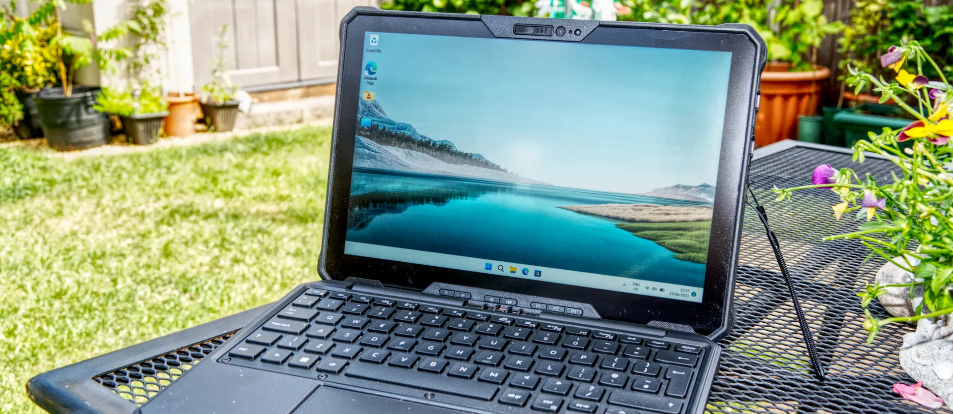 Đánh giá laptop Dell Latitude 7230 Rugged Extreme: Máy tính bền bỉ cho môi trường khắc nghiệt 12 Dell Latitude 7230 Rugged Extreme 8