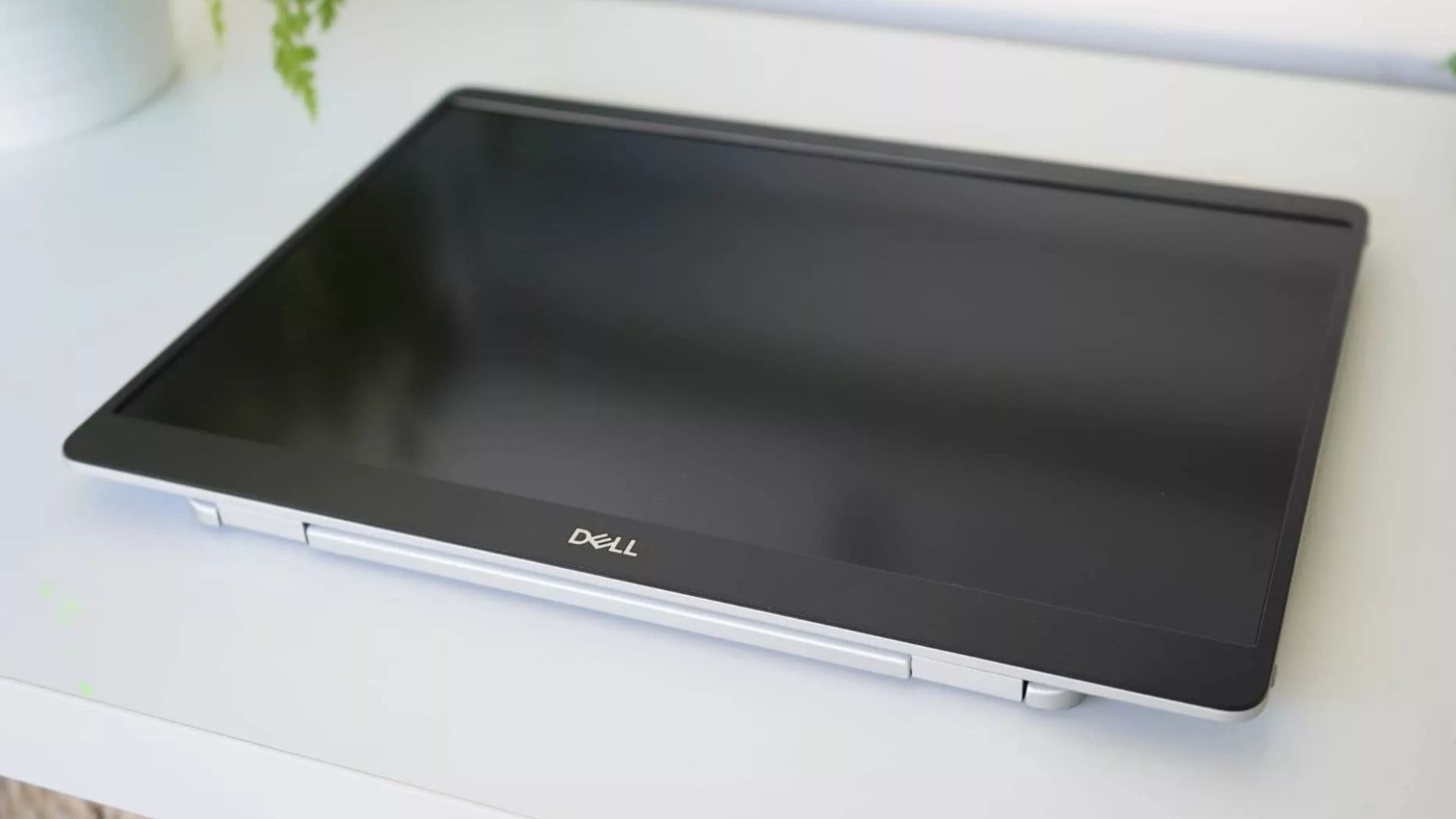 Đánh giá Dell Pro 14 Plus (P1425): Màn hình di động đáng giá với độ sáng và màu sắc chính xác 1 Dell Pro 14 Plus P1425 1