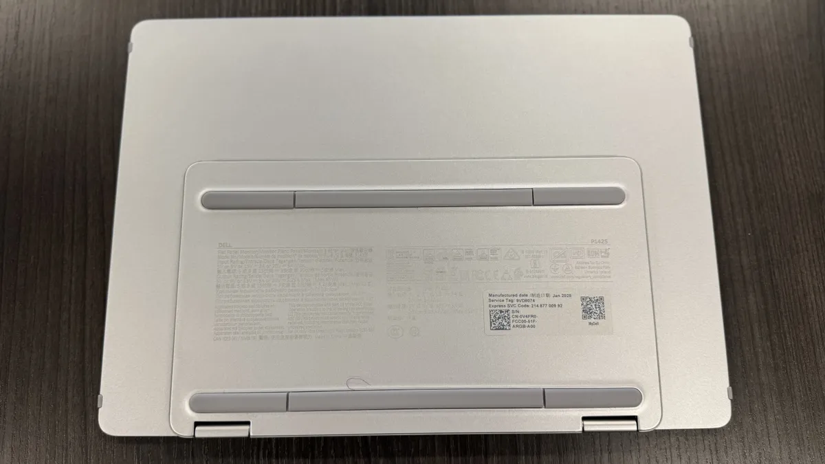 Đánh giá Dell Pro 14 Plus (P1425): Màn hình di động đáng giá với độ sáng và màu sắc chính xác 12 Dell Pro 14 Plus P1425 5