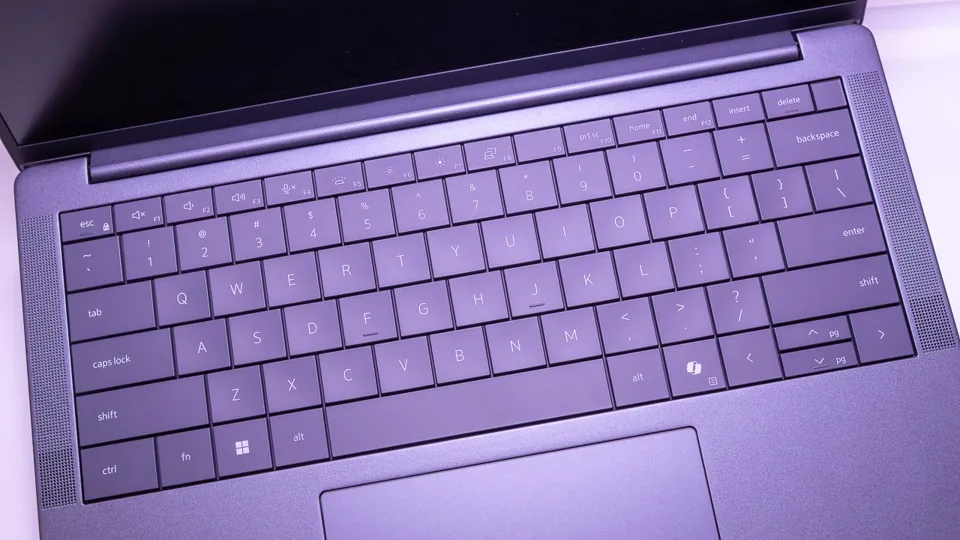 Đánh giá Dell Pro 14 Premium (PA14250): Diện mạo mới của dòng Latitude, hiệu năng ấn tượng cho doanh nghiệp 27 Dell Pro 14 Premium PA14250 2