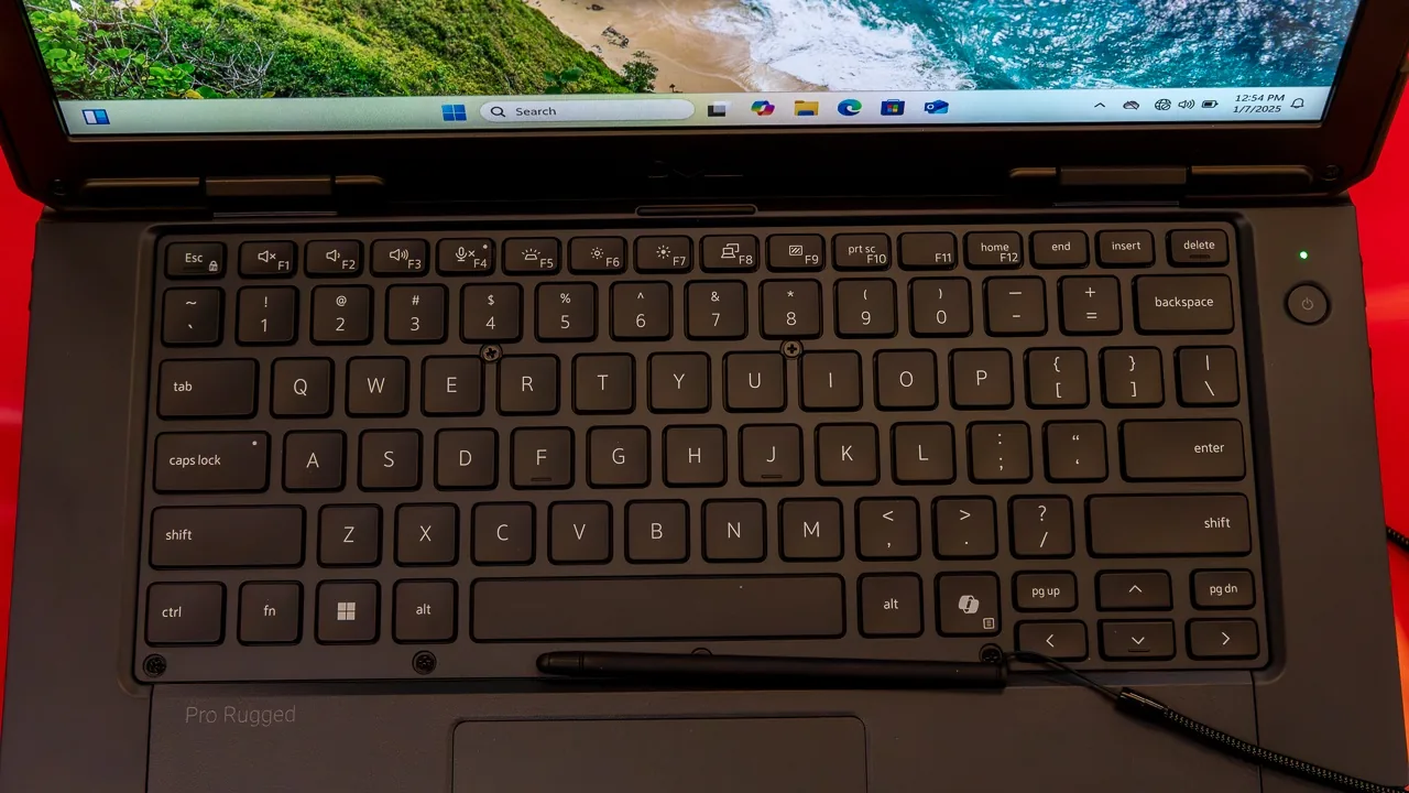 Đánh giá Dell Pro Rugged 14: Laptop siêu bền bỉ, sẵn sàng thách thức mọi môi trường khắc nghiệt 31 Dell Pro Rugged 14 1